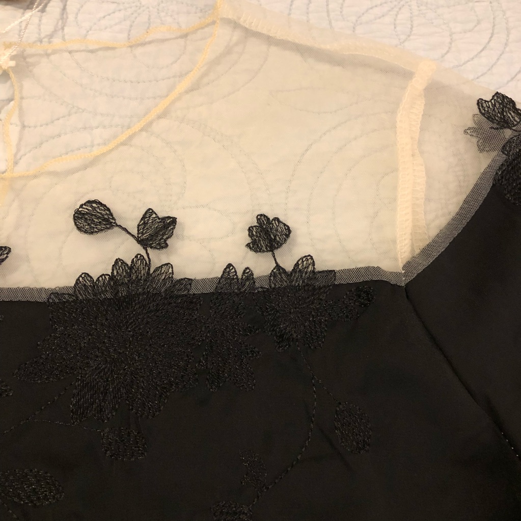 Soolinen Black Sheer Lace Panel Top Blouse. Size Large.Nwt — image 3 of 8